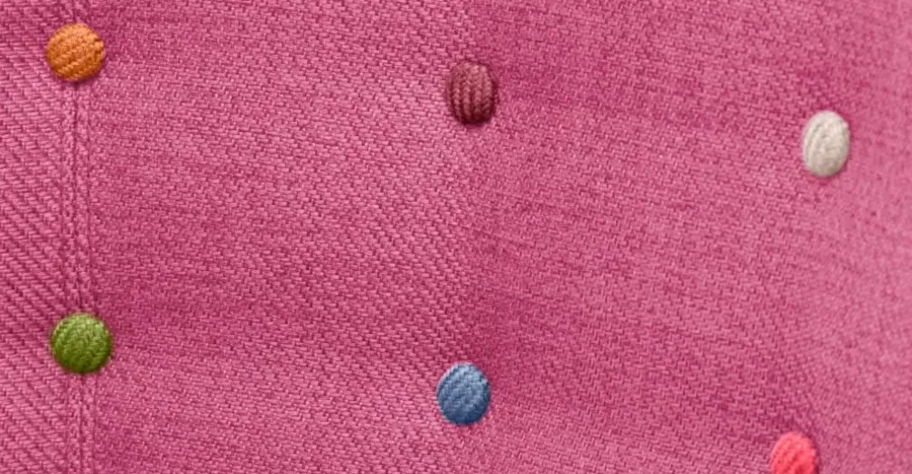 Butaca Kubrick – Rosa Chicle Con Botones de Colores