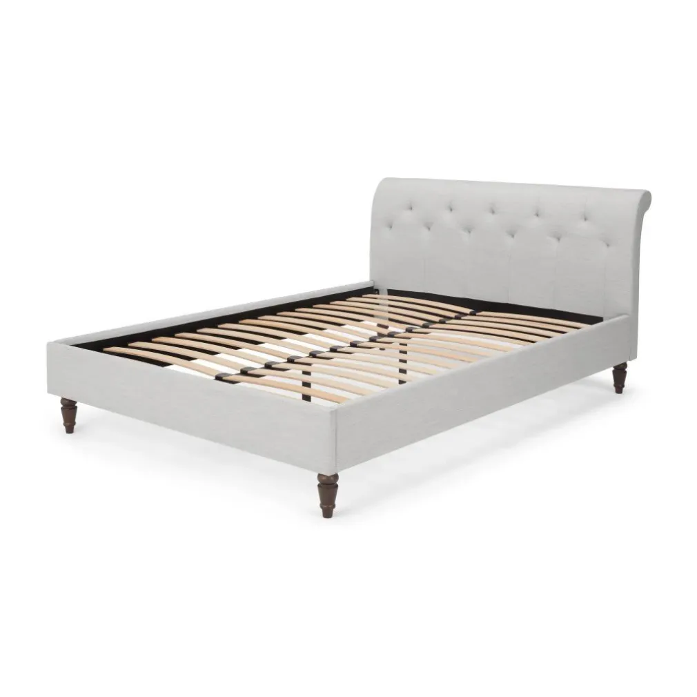 Cama Europea Linnell – Tejido Gris Nieve & Patas de Nogal