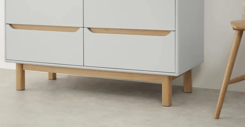 Cómoda Ancha Jayden – Gris y Roble