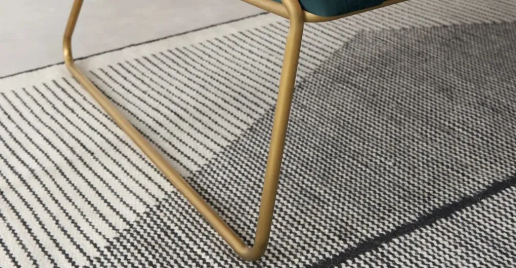 Frame Loveseat – Azul Petróleo