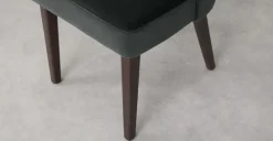 Juego de 2 sillas de comedor Alec – Terciopelo gris medianoche y patas de madera teñida