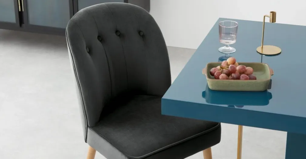 Juego de 2 sillas de comedor Margot – Terciopelo gris medianoche y madera clara