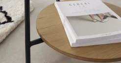 Mesa auxiliar redonda Kameko – Roble y cristal